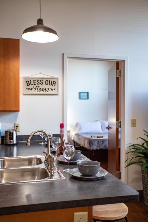 Ny Style Centric Loft With King Bed By Park Ave Διαμέρισμα Ρότσεστερ Εξωτερικό φωτογραφία